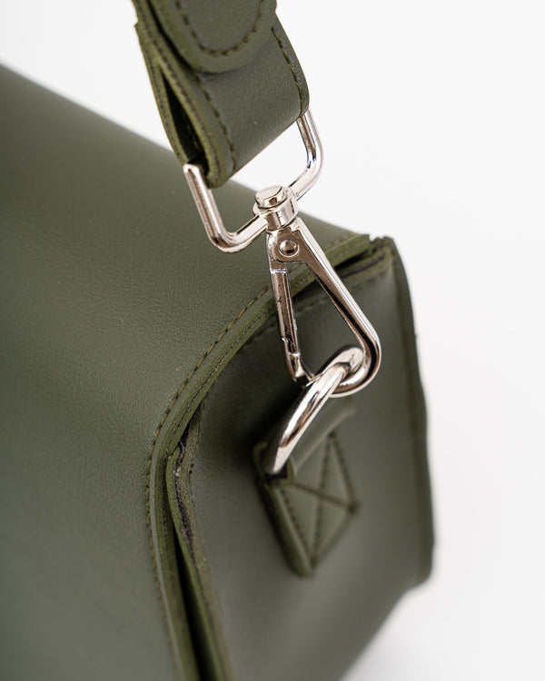 BRIANNA SLING BAG IN ARMY GREEN