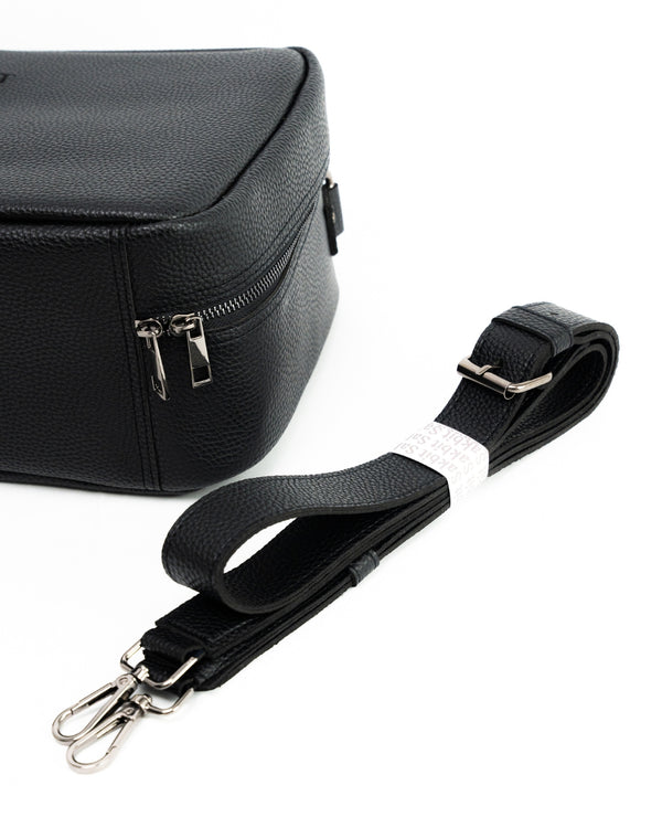 MAGAYON STRUCTURED BAG IN BLACK