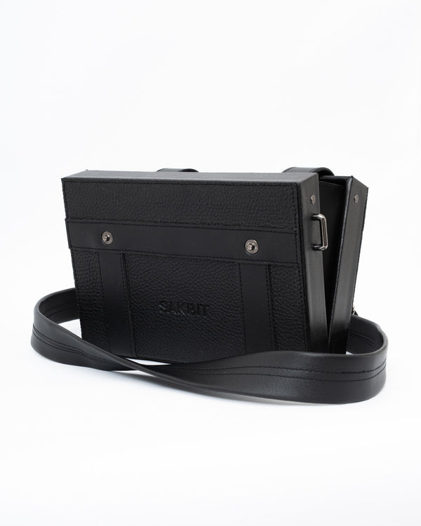 MAYSA SLING BAG IN BLACK