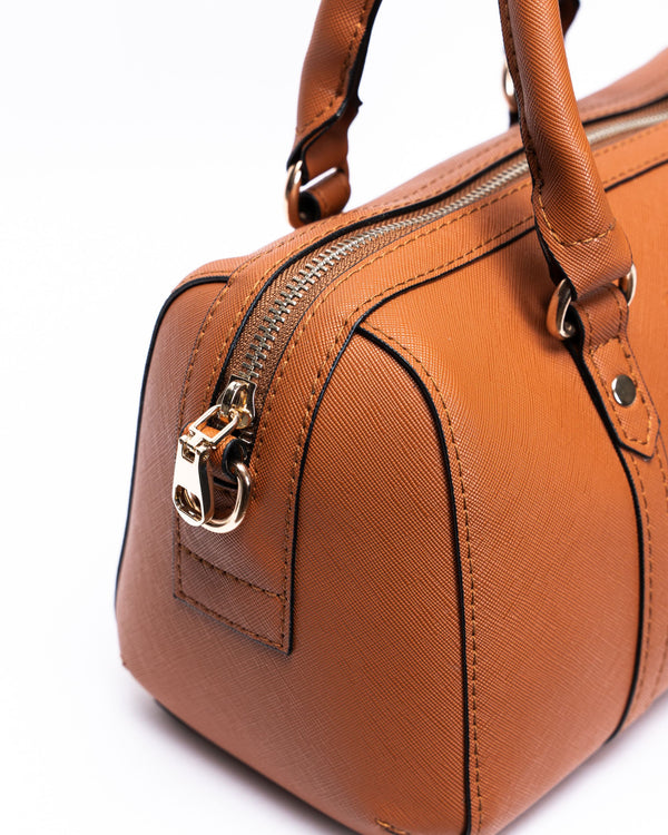 AYWANAN BOSTON BAG IN COGNAC BROWN